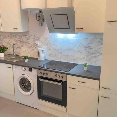 Appartamento Renovated Cosy Studio near Central Station Vienna Esterno foto